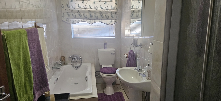 3 Bedroom Property for Sale in Hillcrest Northern Cape